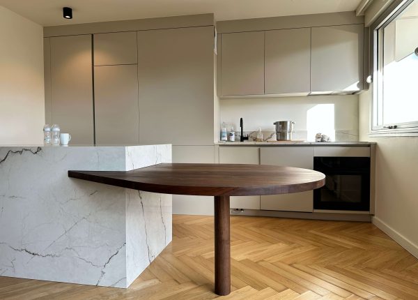 Table noyer huilé