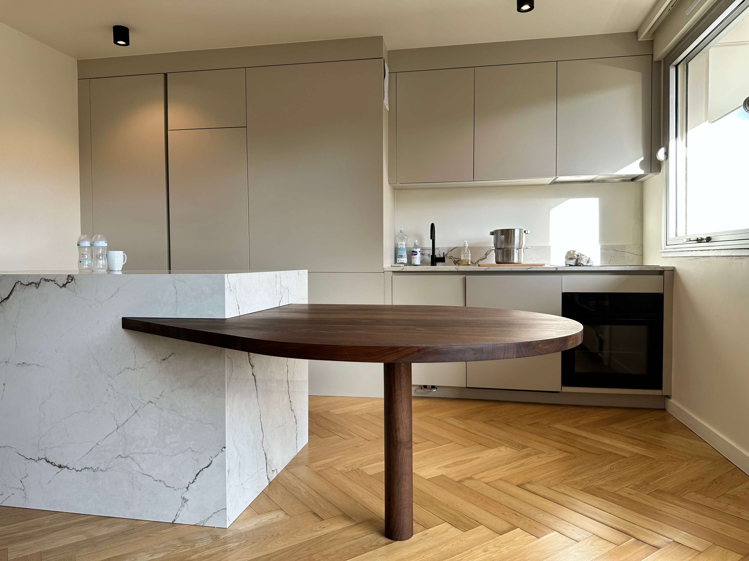 Table noyer huilé